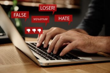 Hejt w internecie – jak sobie z nim radzić?